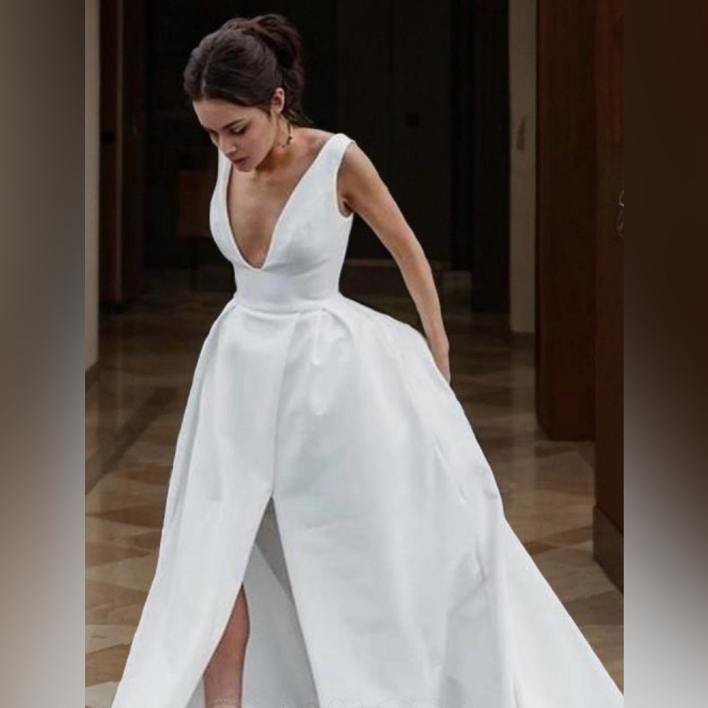Rare Zoey Grey convertible Ivory Satin 2 Piece Wedding Dress to Halter mini